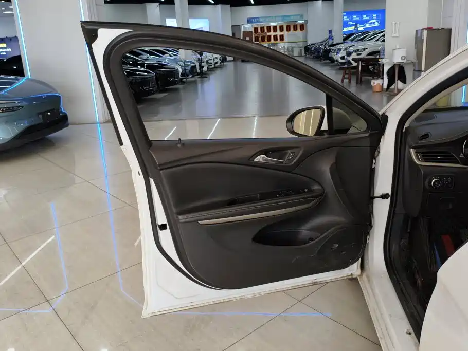 Buick Verano — миниатюра 7