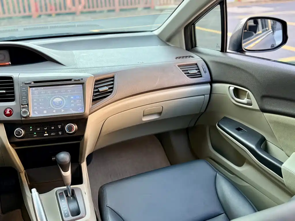 Honda Civic — миниатюра 18