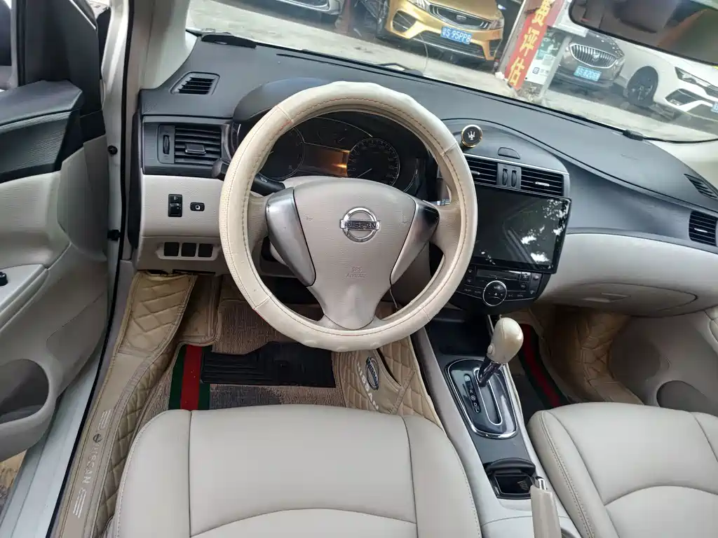 Nissan Tiida — миниатюра 5