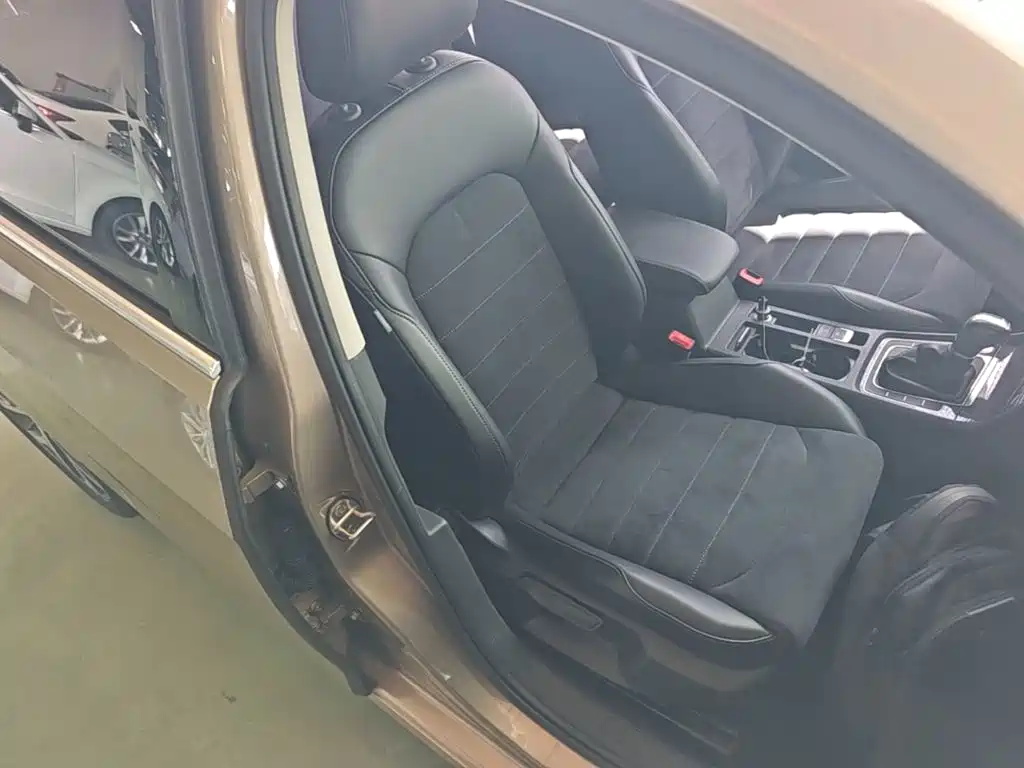 Volkswagen Golf — миниатюра 25