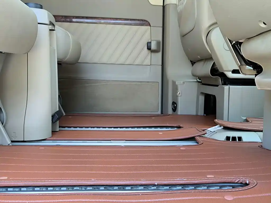 Mercedes-Benz Viano — миниатюра 20