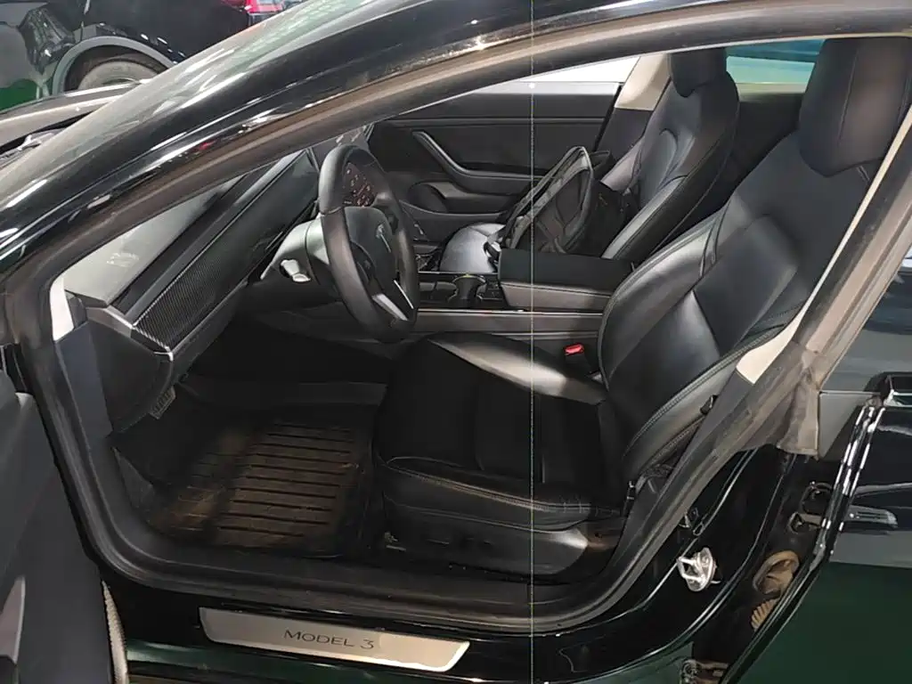 Tesla Model 3 — миниатюра 16