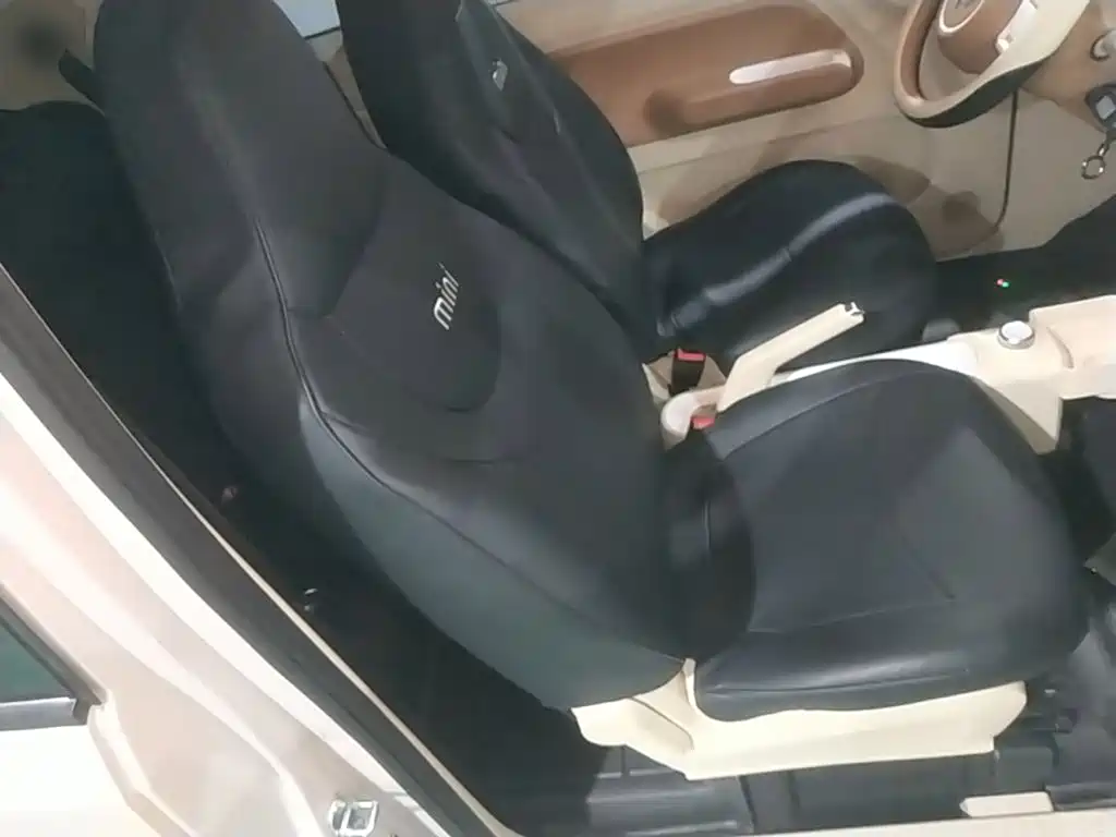 Wuling MINIEV — миниатюра 25