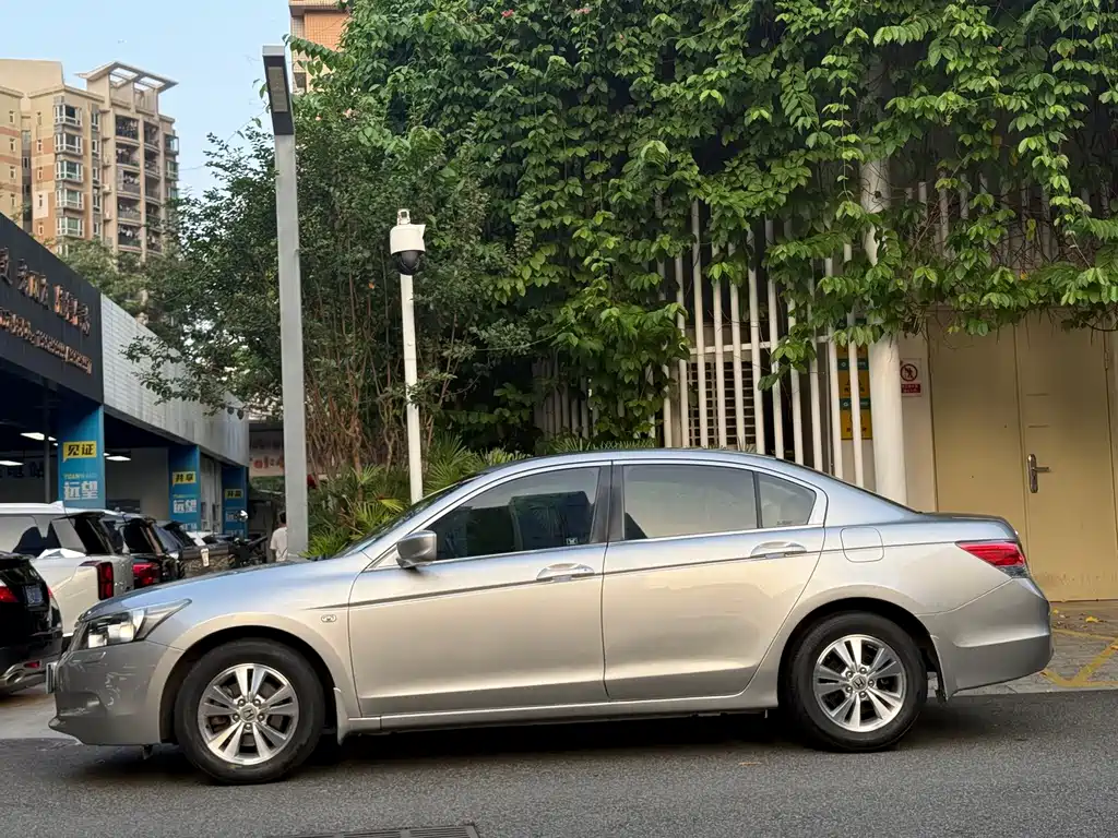Honda Accord — миниатюра 4