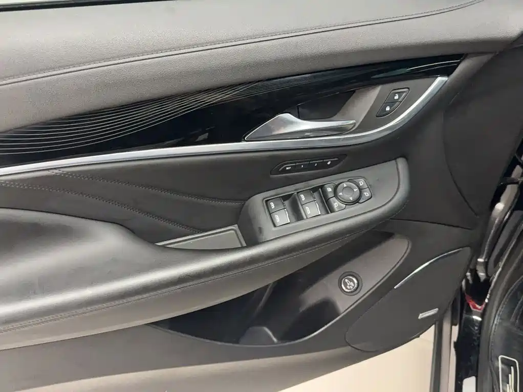 Buick Enclave — миниатюра 19