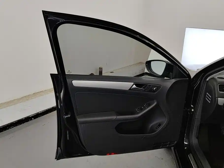 Volkswagen Sagitar — миниатюра 7
