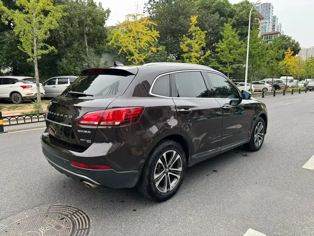 Borgward BX7 — миниатюра 6