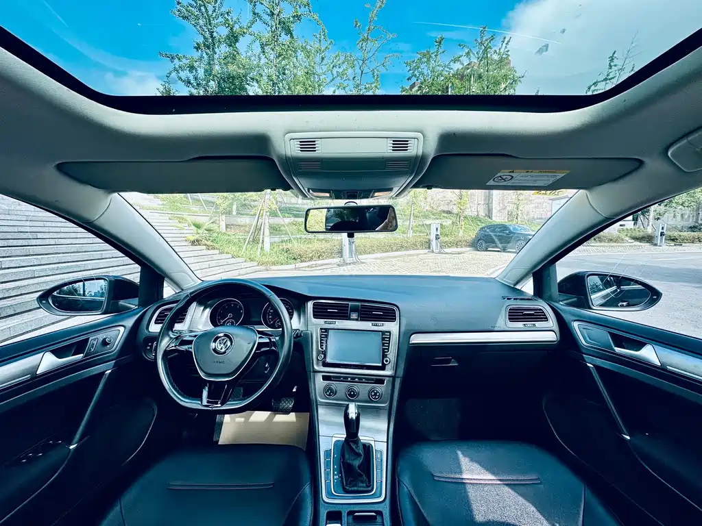 Volkswagen Golf — миниатюра 10