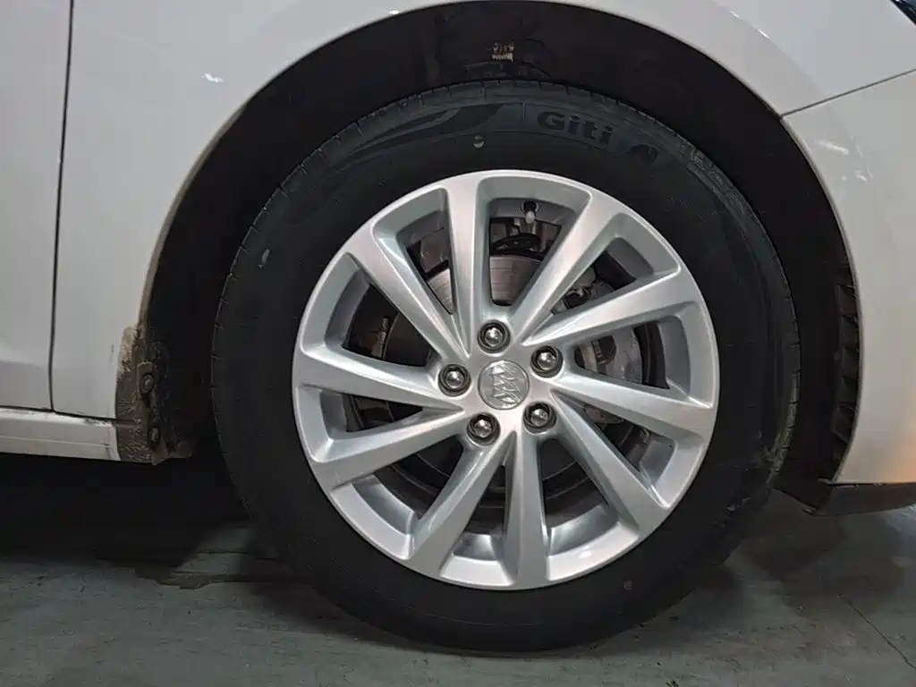Buick Verano — миниатюра 23