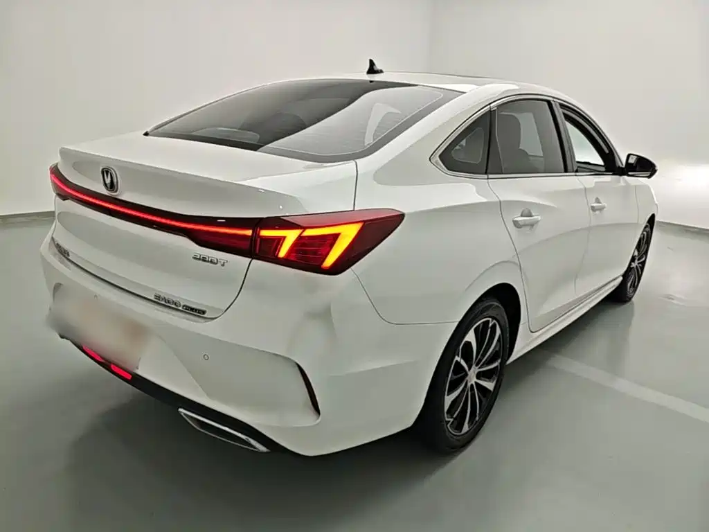 Changan Eado — миниатюра 7