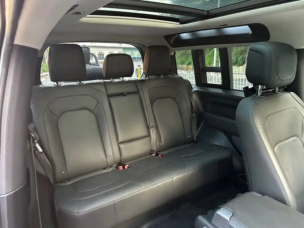 Land Rover Defender — миниатюра 13