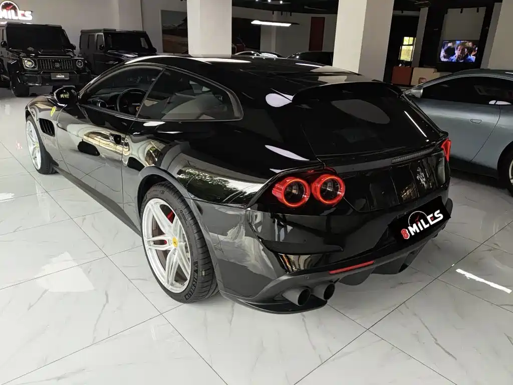 Ferrari GTC4Lusso — миниатюра 6