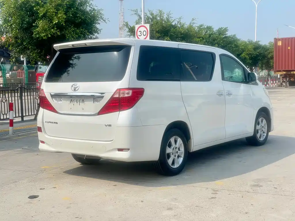 Toyota Alphard 2011 3.5L Luxury