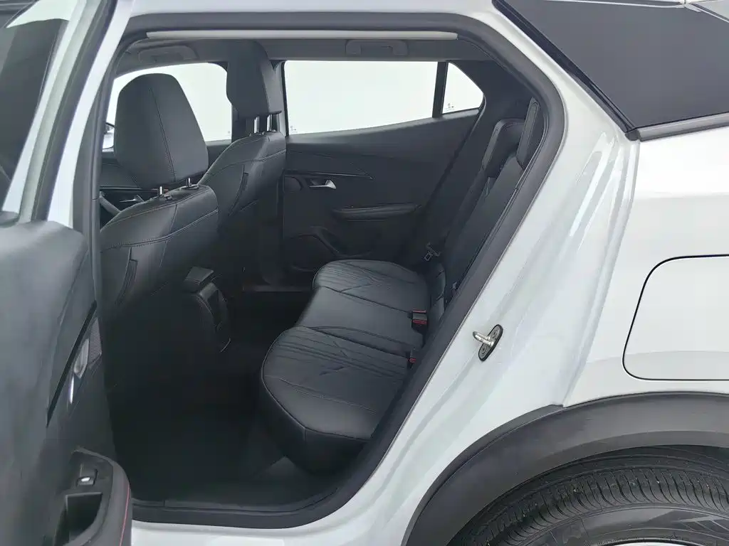 Peugeot 2008 — миниатюра 15