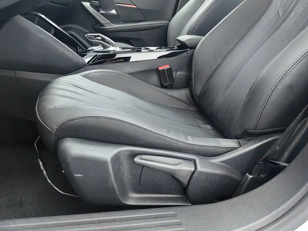 Peugeot 2008 — миниатюра 20