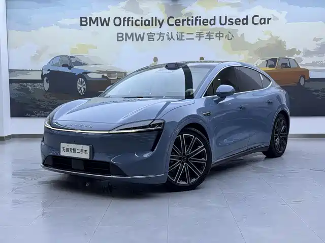 AITO WISDOM WORLD R7 2025