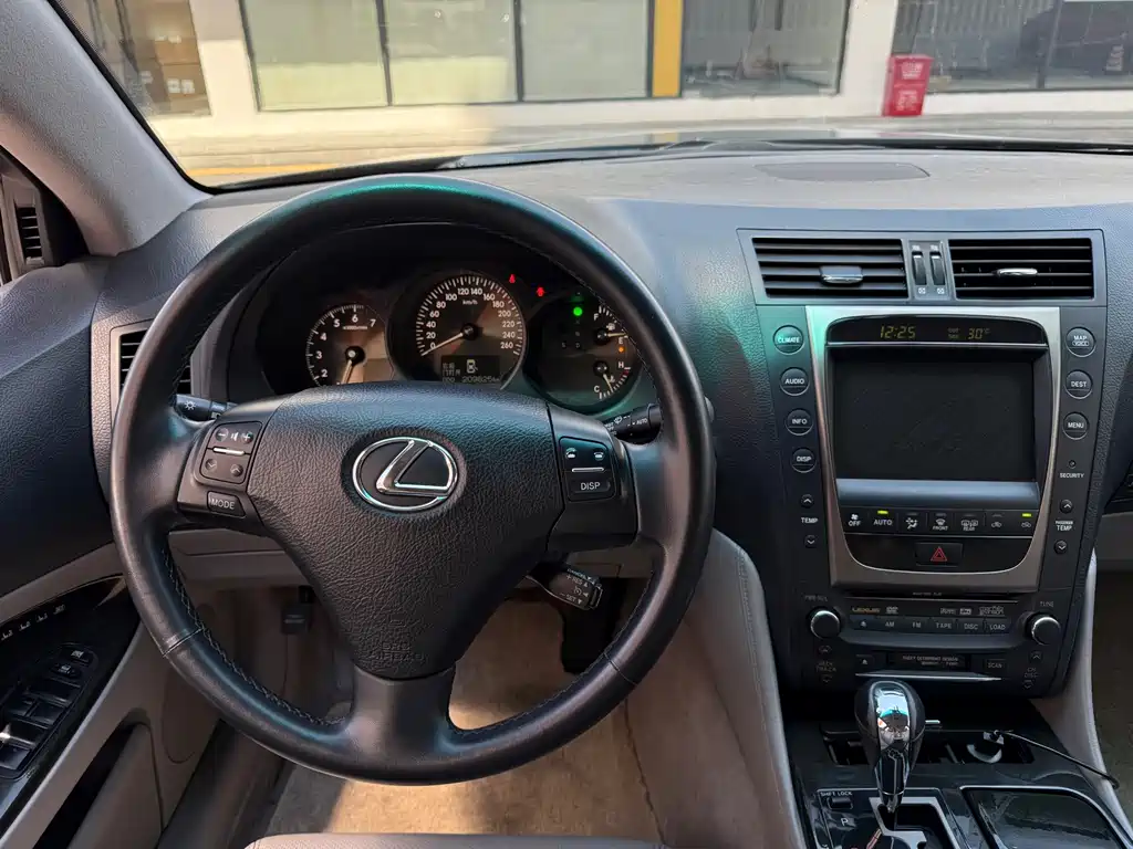 Lexus GS — миниатюра 16