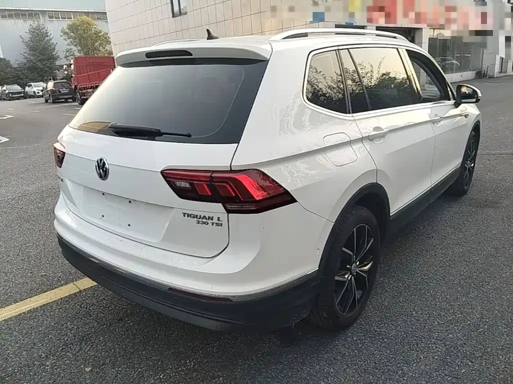 Volkswagen Tiguan L — миниатюра 7