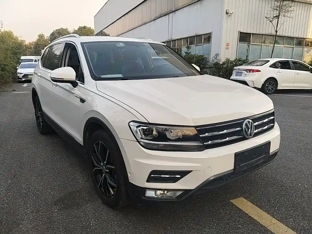 Volkswagen Tiguan L — миниатюра 4