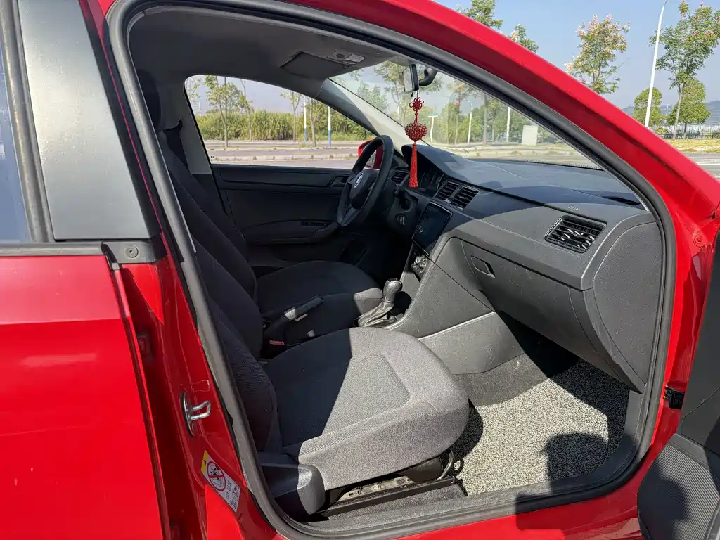 Skoda Rapid Spaceback — миниатюра 9