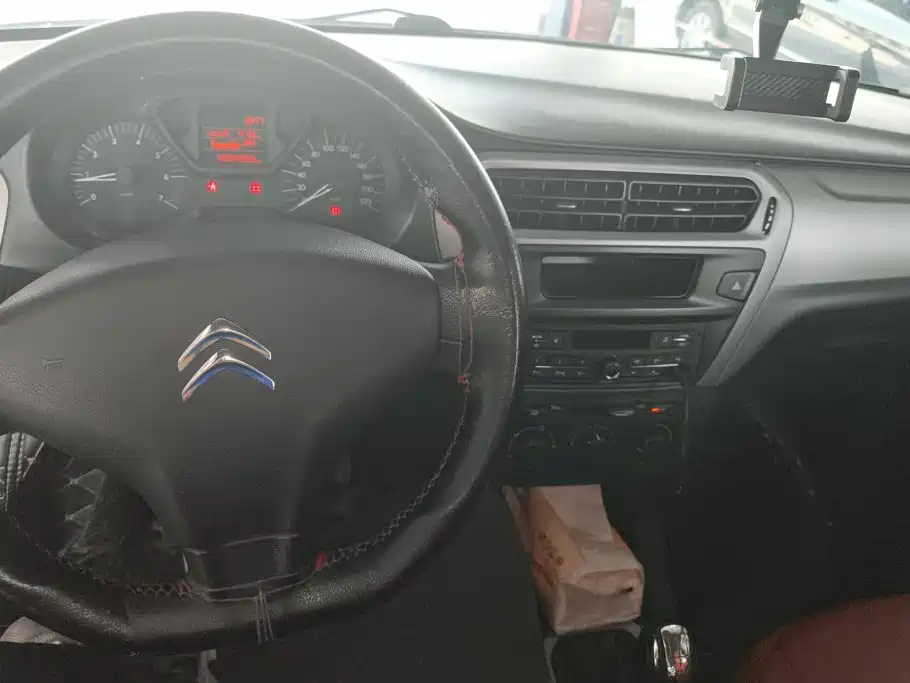 Citroen Elysee — миниатюра 12