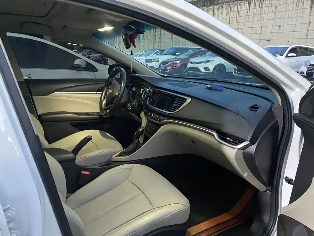 Buick Excelle — миниатюра 10