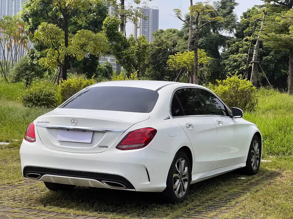 Mercedes-Benz C-Class — миниатюра 17