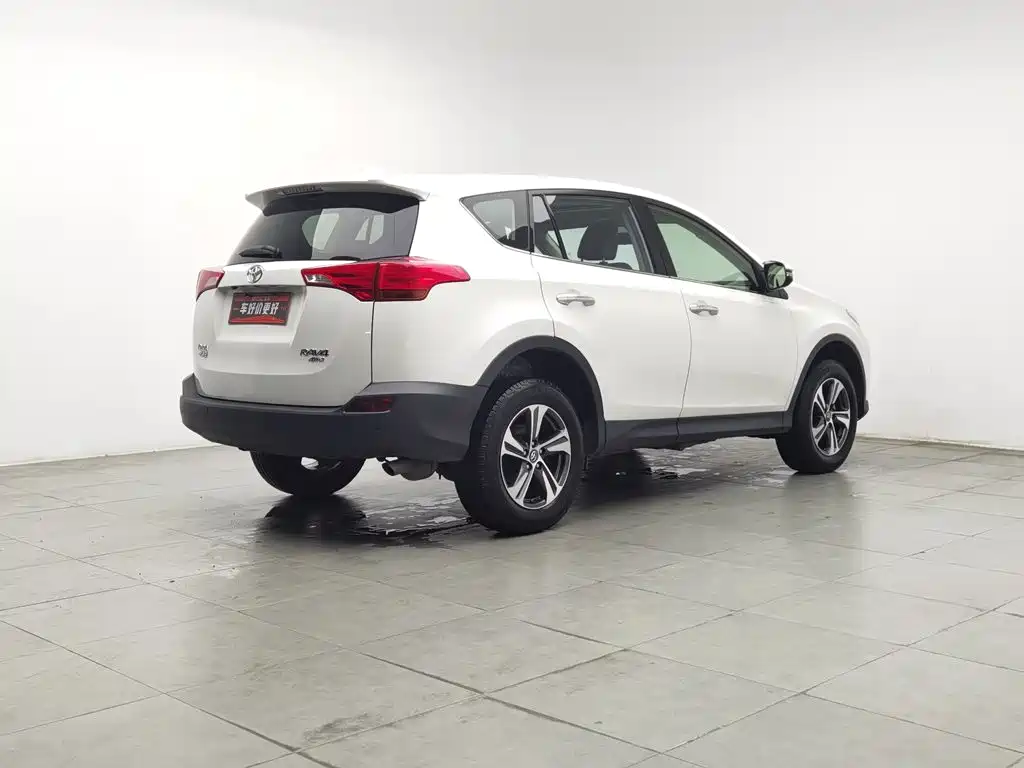 Toyota RAV4 — миниатюра 2