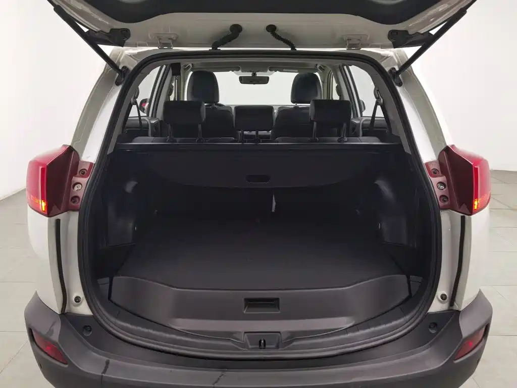 Toyota RAV4 — миниатюра 16