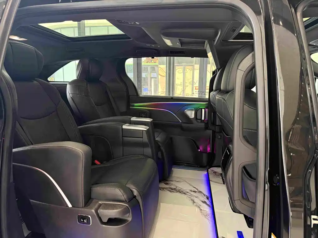 Toyota Sienna — миниатюра 19