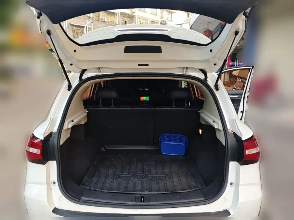 Roewe RX3 — миниатюра 20