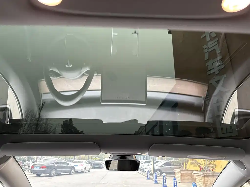 Tesla Model 3 — миниатюра 17