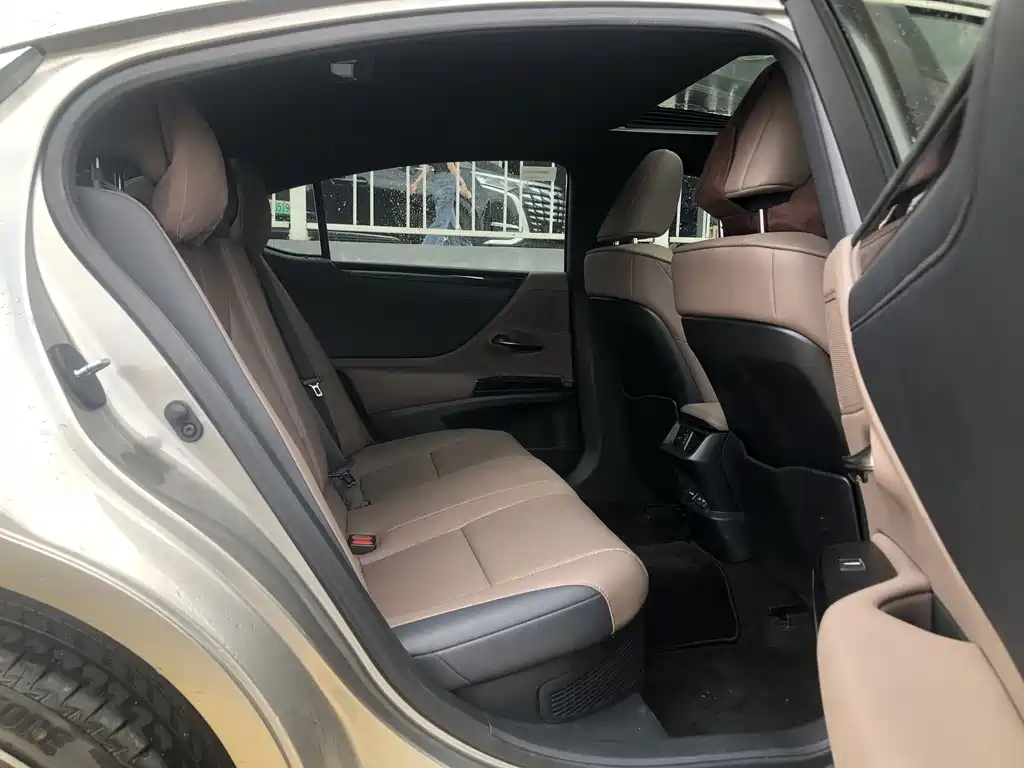 Lexus ES — миниатюра 15