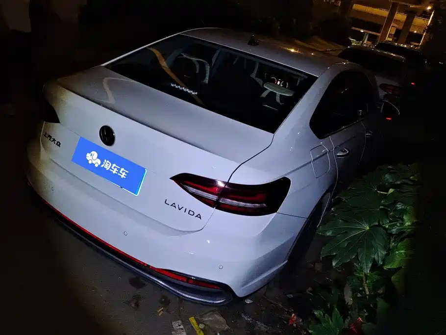 Volkswagen Lavida — миниатюра 3