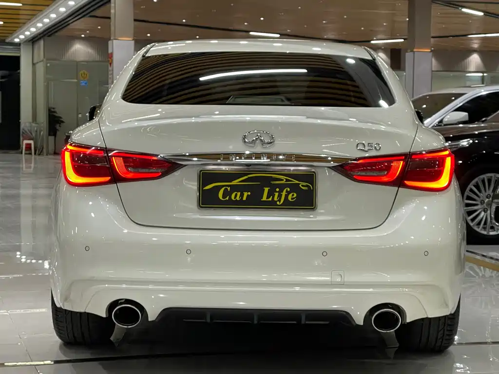 INFINITI Q50L