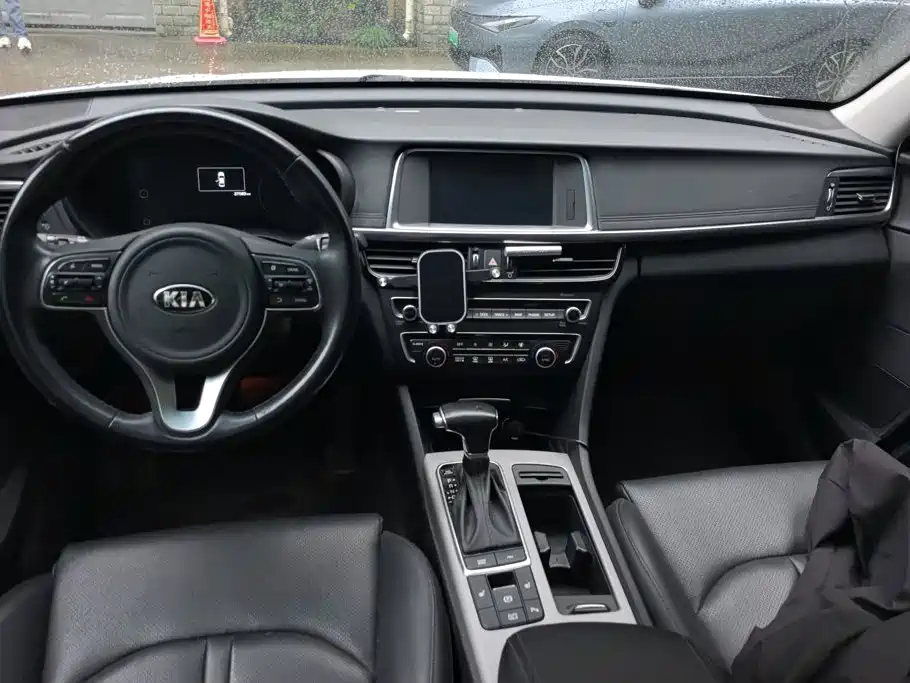 Kia K5 New Energy — миниатюра 12