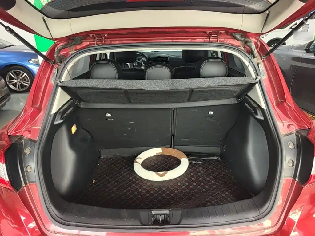 Nissan Tiida — миниатюра 19