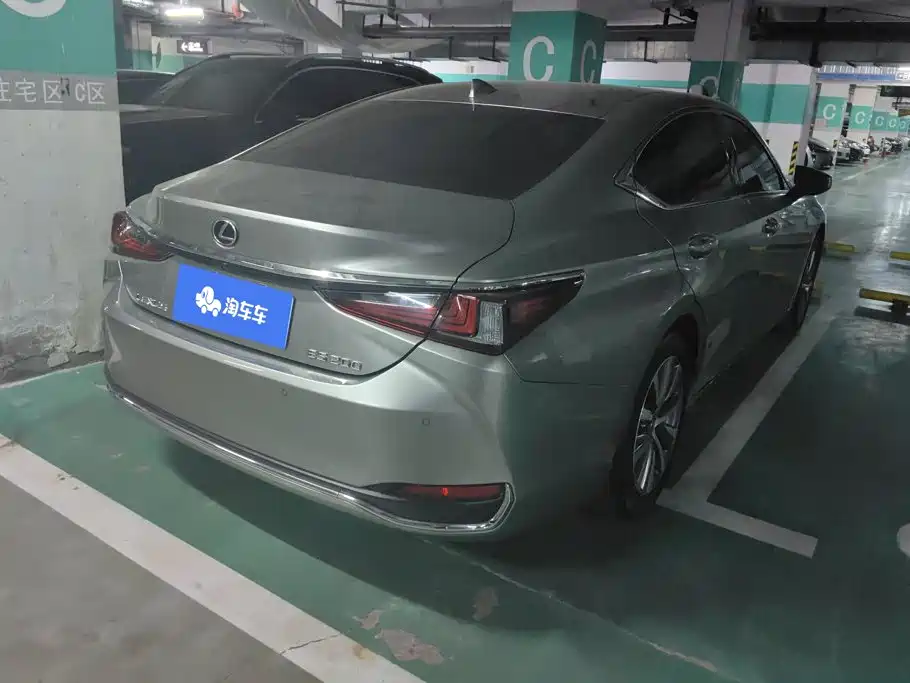 Lexus ES — миниатюра 3