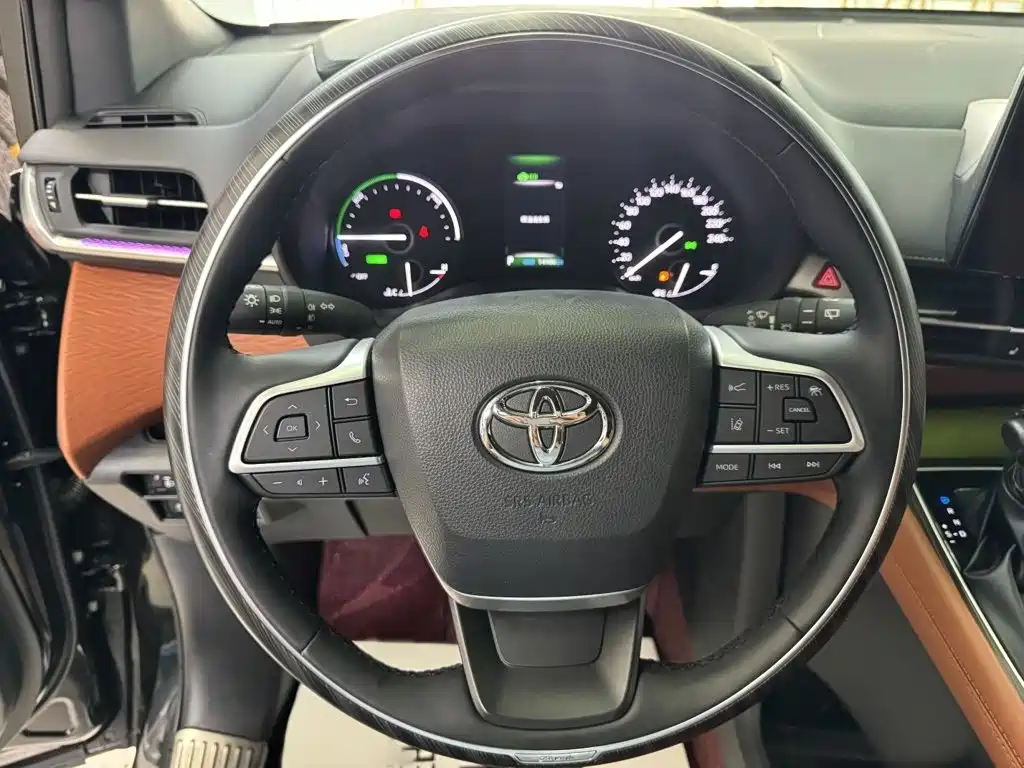 Toyota Granvia — миниатюра 14