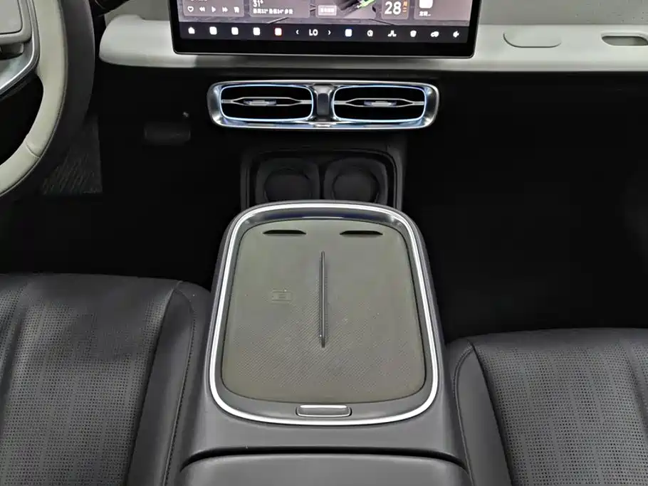 Leapmotor Leapmotor B10 — миниатюра 16