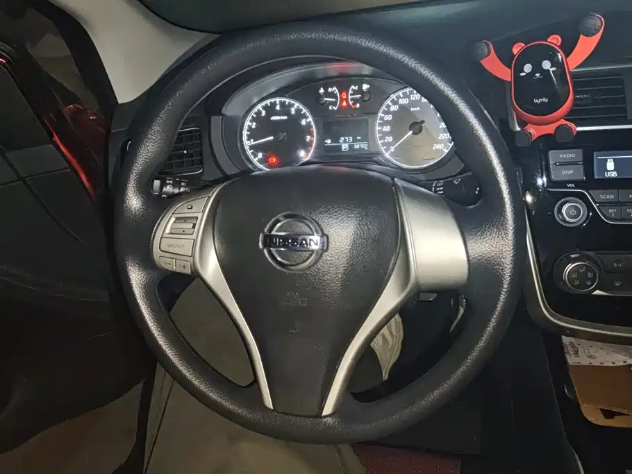Nissan Tiida — миниатюра 15