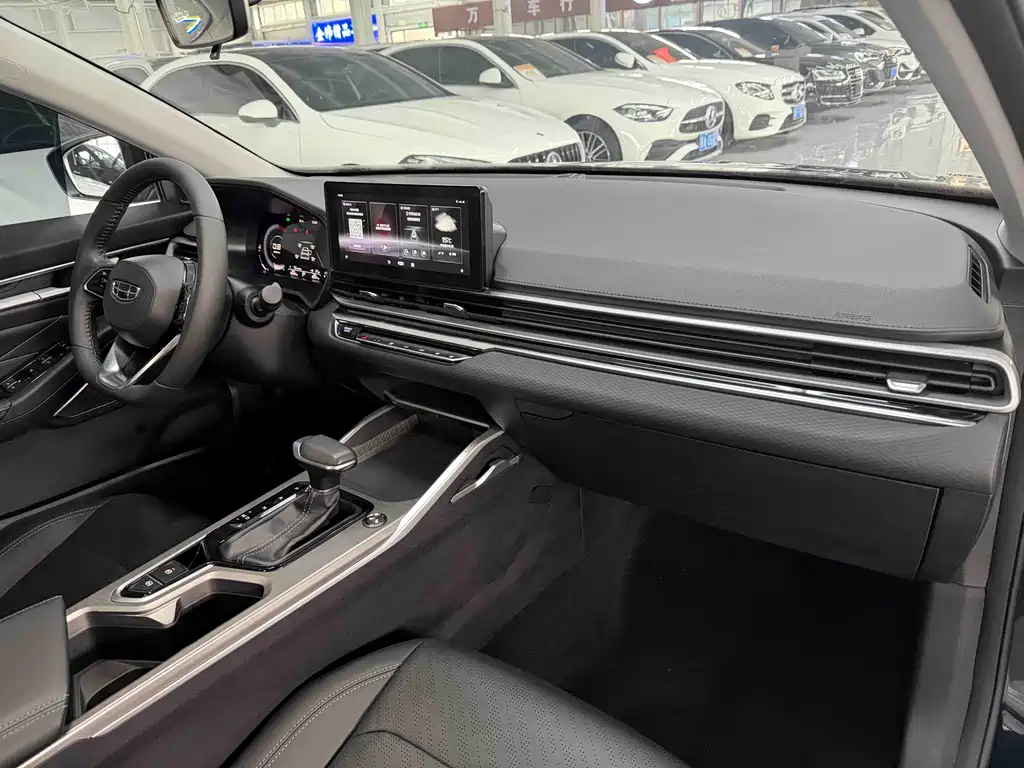 Geely Emgrand — миниатюра 18