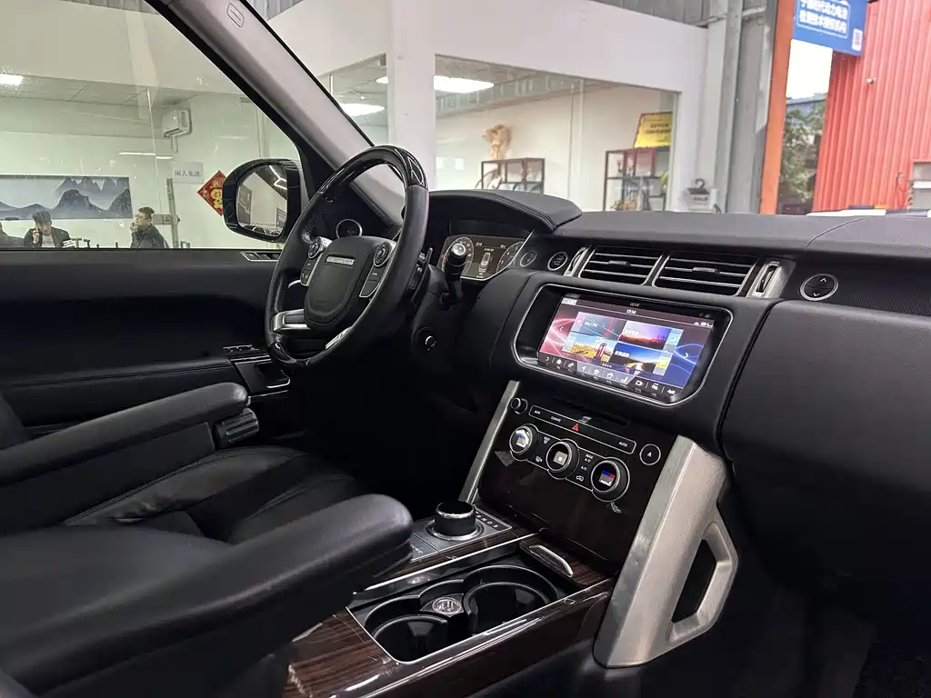 LAND ROVER RANGE ROVER