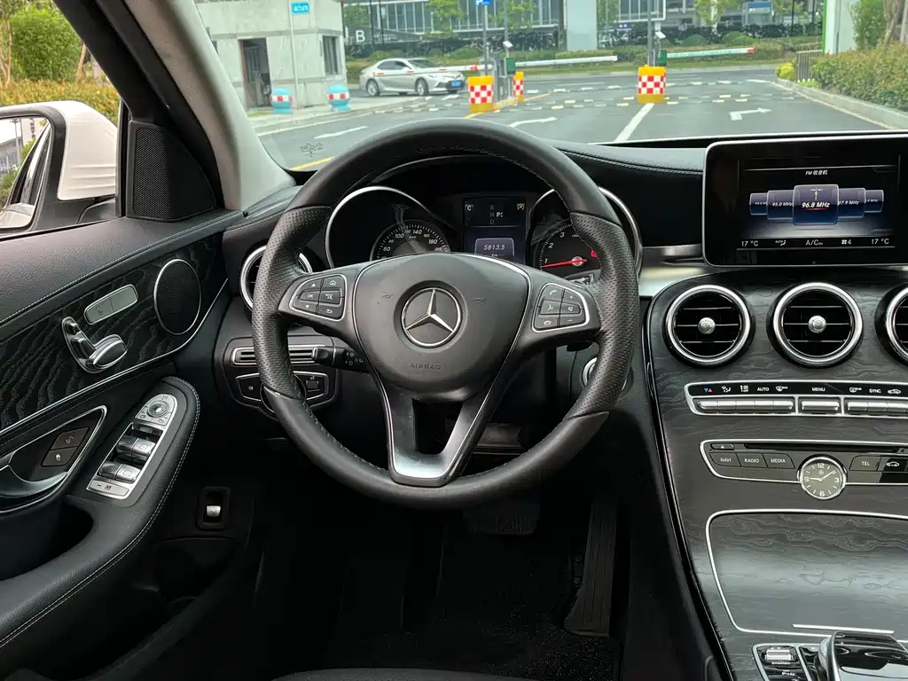 Mercedes-Benz C-Class — миниатюра 17
