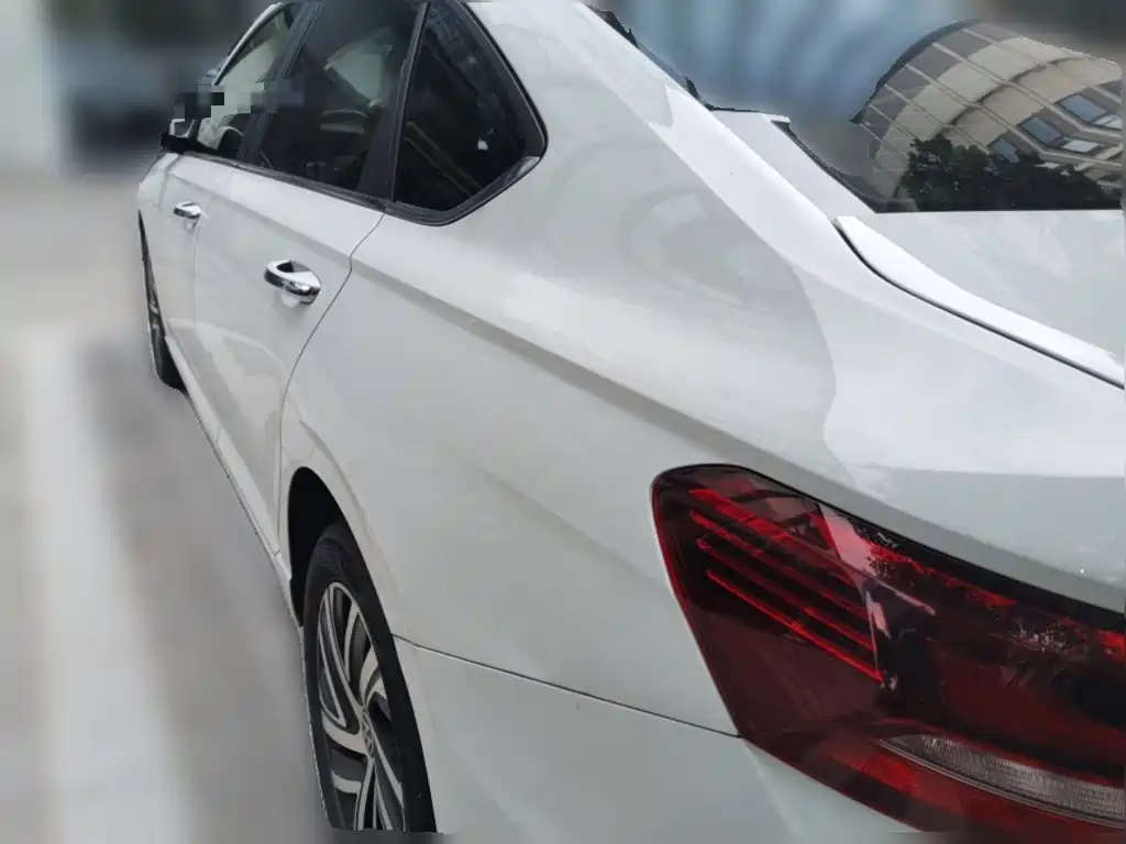 Volkswagen Lavida — миниатюра 4