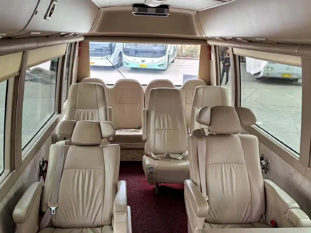 Toyota Coaster — миниатюра 5
