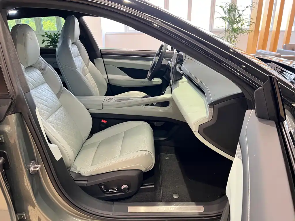 ZEEKR EXTREME KRYPTON 001