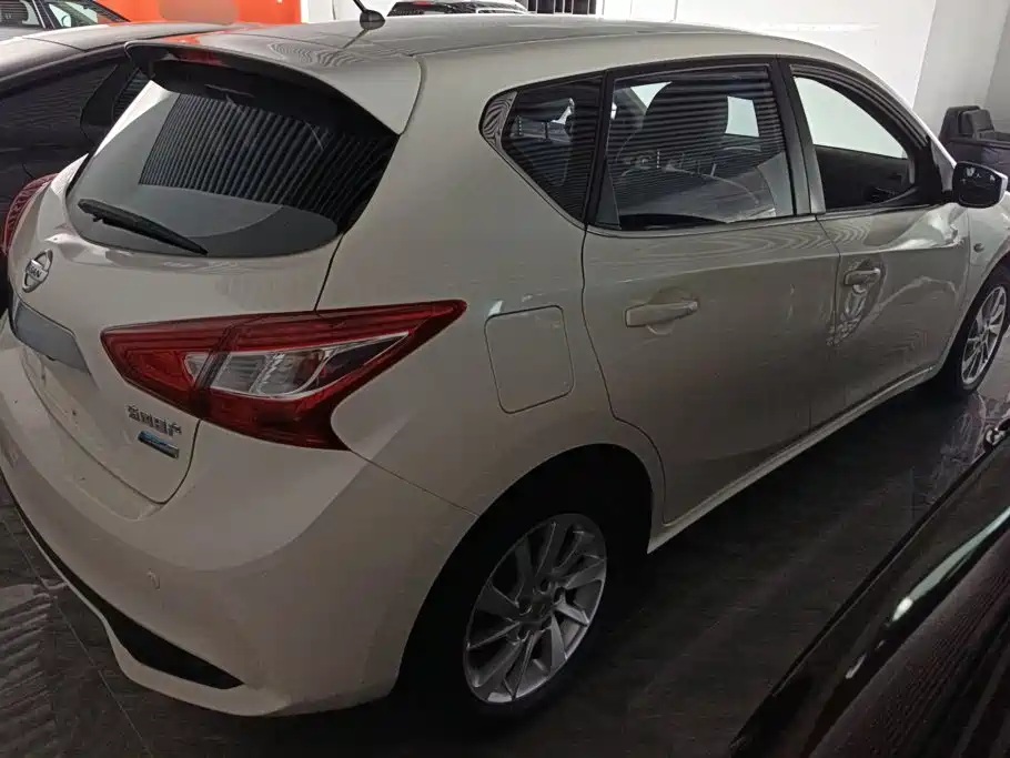 Nissan Tiida — миниатюра 3