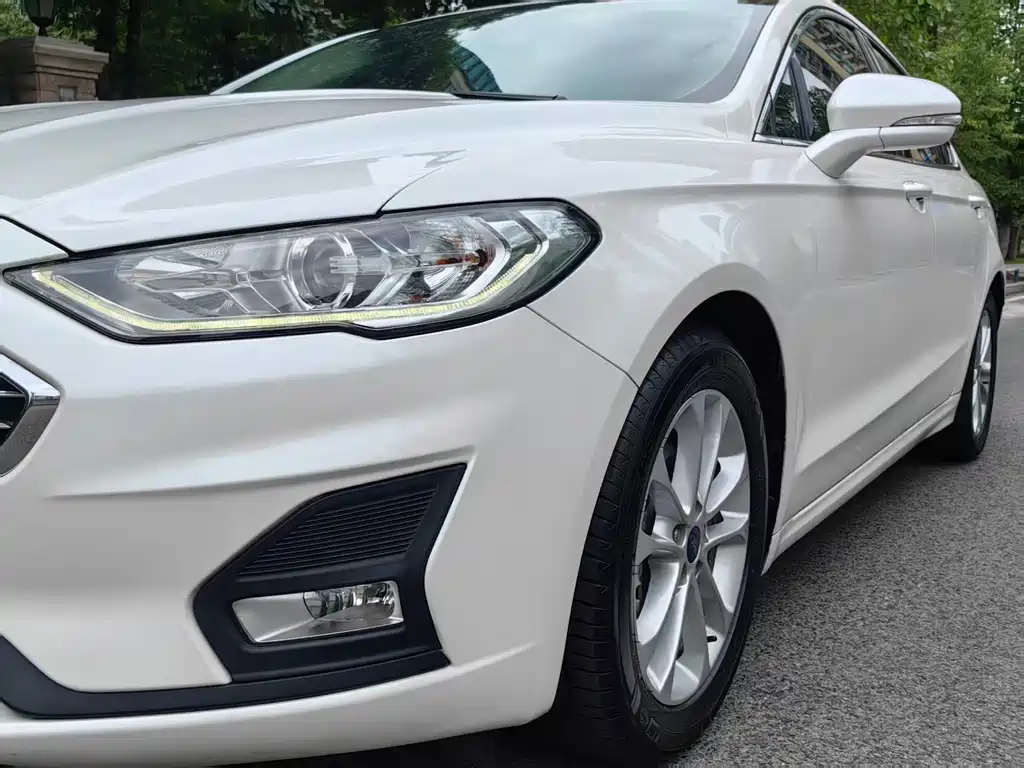 Ford Mondeo — миниатюра 9