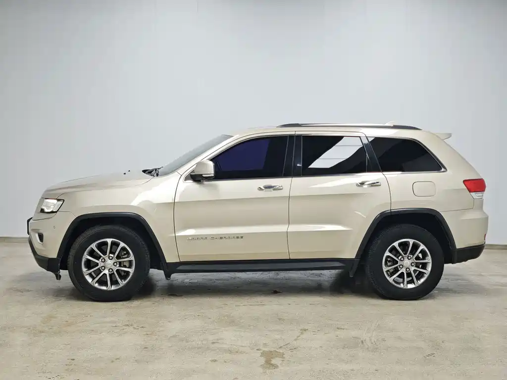Jeep Grand Cherokee (Import) — миниатюра 3